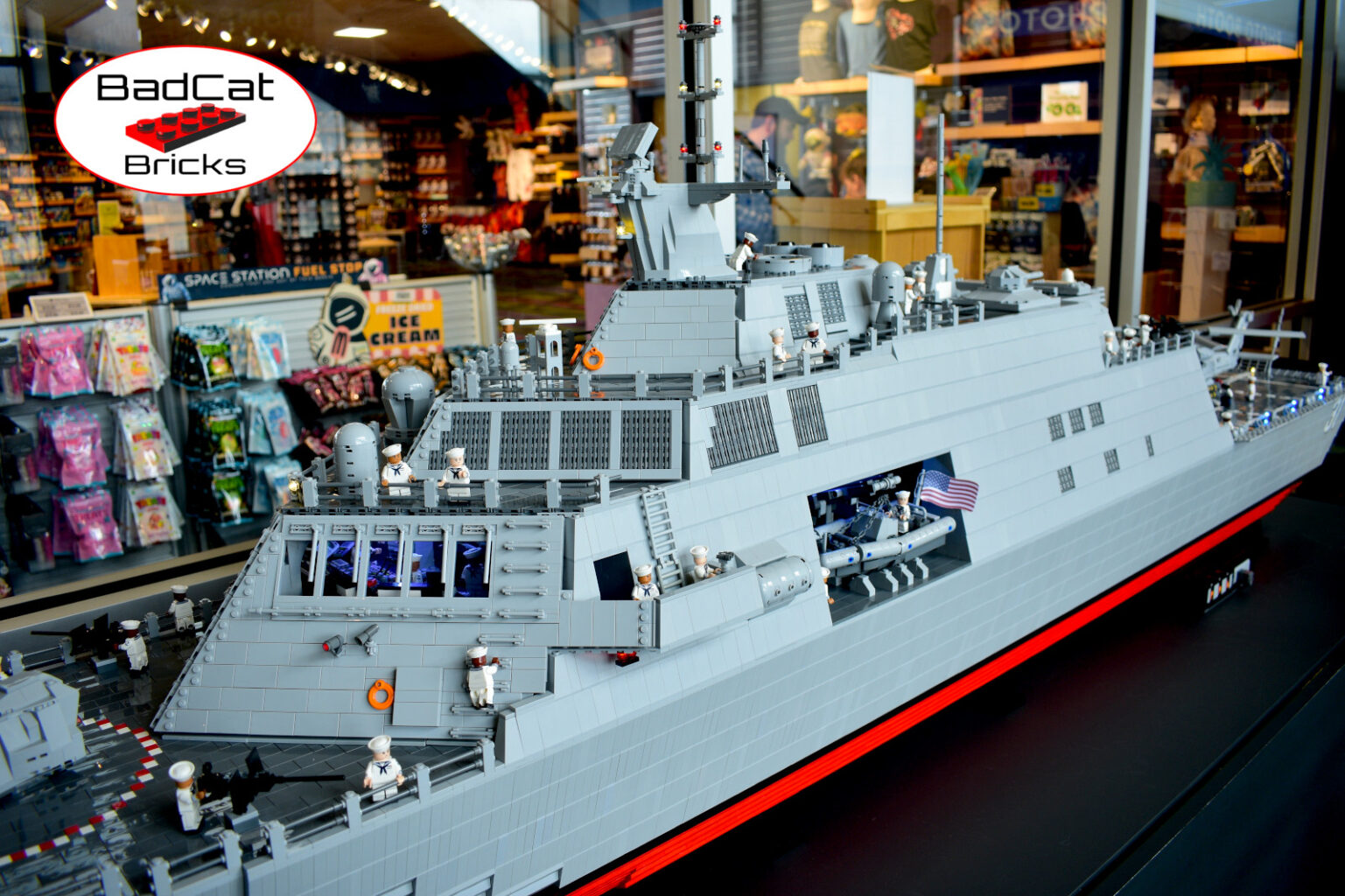 LEGO USS Cleveland pic 3 LEGO USS Cleveland LCS-31 middle section